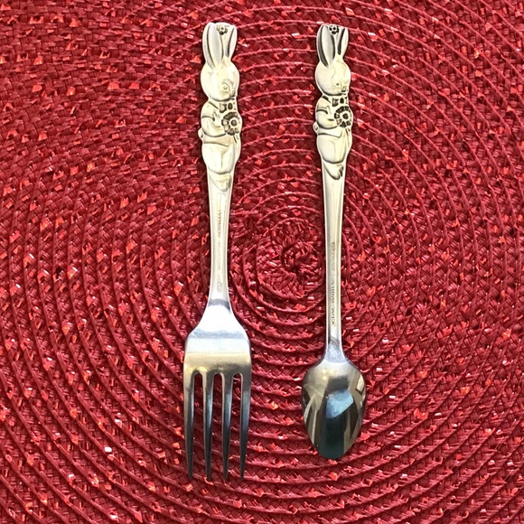 Oneida Peter Rabbit flatware set. Vintage - Picture 4 of 5